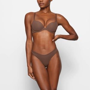 SKIMS Fits Everybody Push-Up Bra